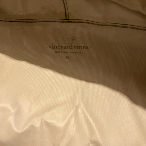 Vineyard Vines Womens rain coat - Picture 3 of 3